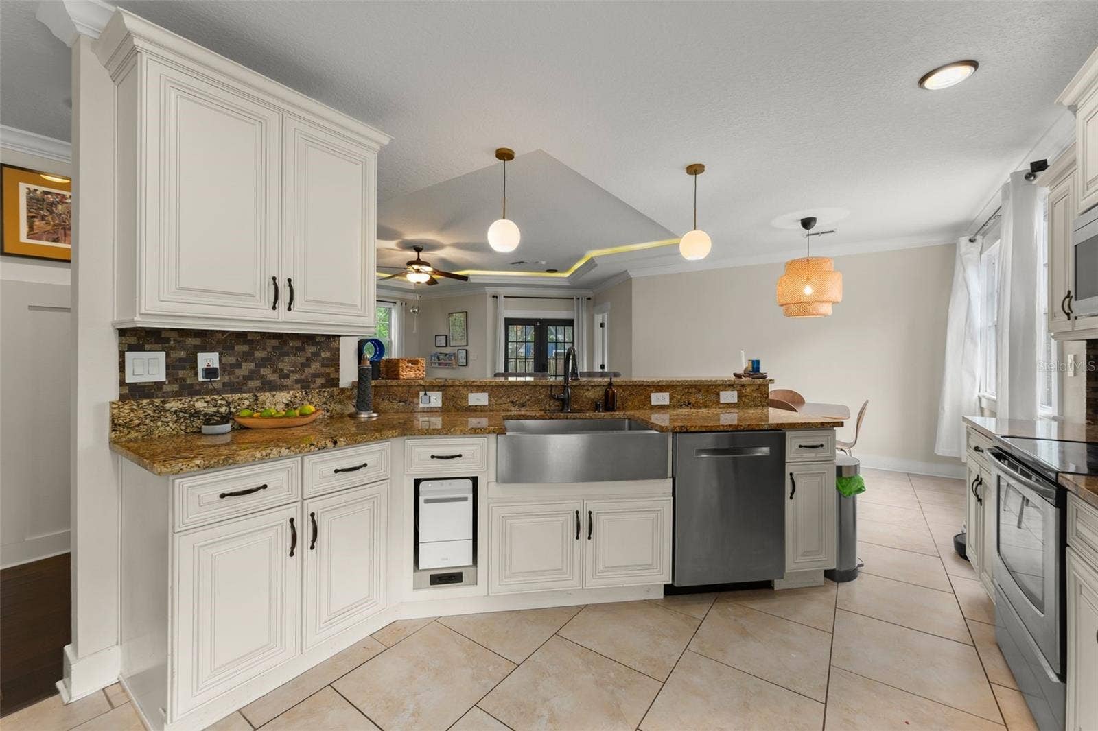 1527 MOUNT VERNON STREET, Orlando, FL 32803 Kitchen