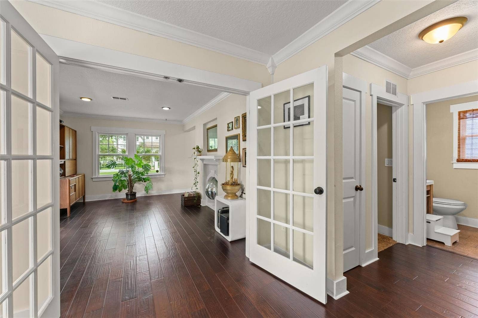 1527 MOUNT VERNON STREET, Orlando, FL 32803 Living Room