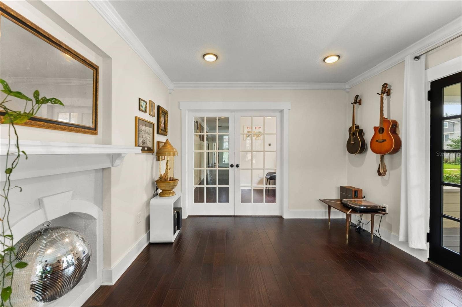 1527 MOUNT VERNON STREET, Orlando, FL 32803 Living Room