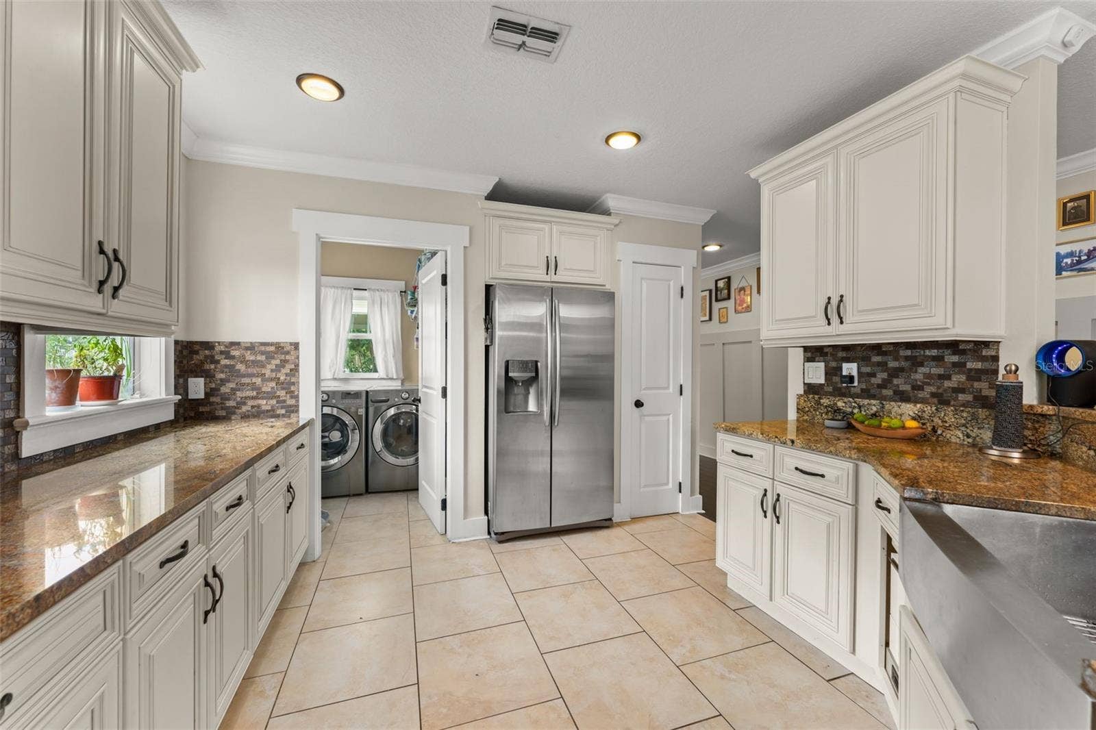 1527 MOUNT VERNON STREET, Orlando, FL 32803 Kitchen