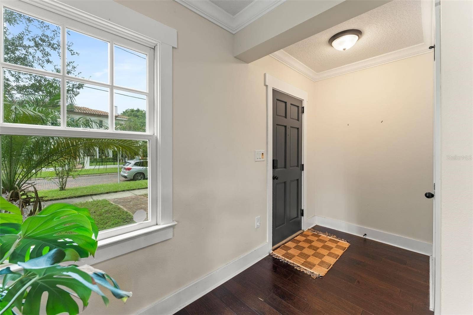 1527 MOUNT VERNON STREET, Orlando, FL 32803 Entry Foyer