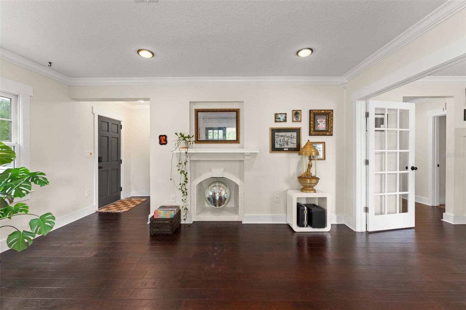 1527 MOUNT VERNON STREET, Orlando, FL 32803 Living Room
