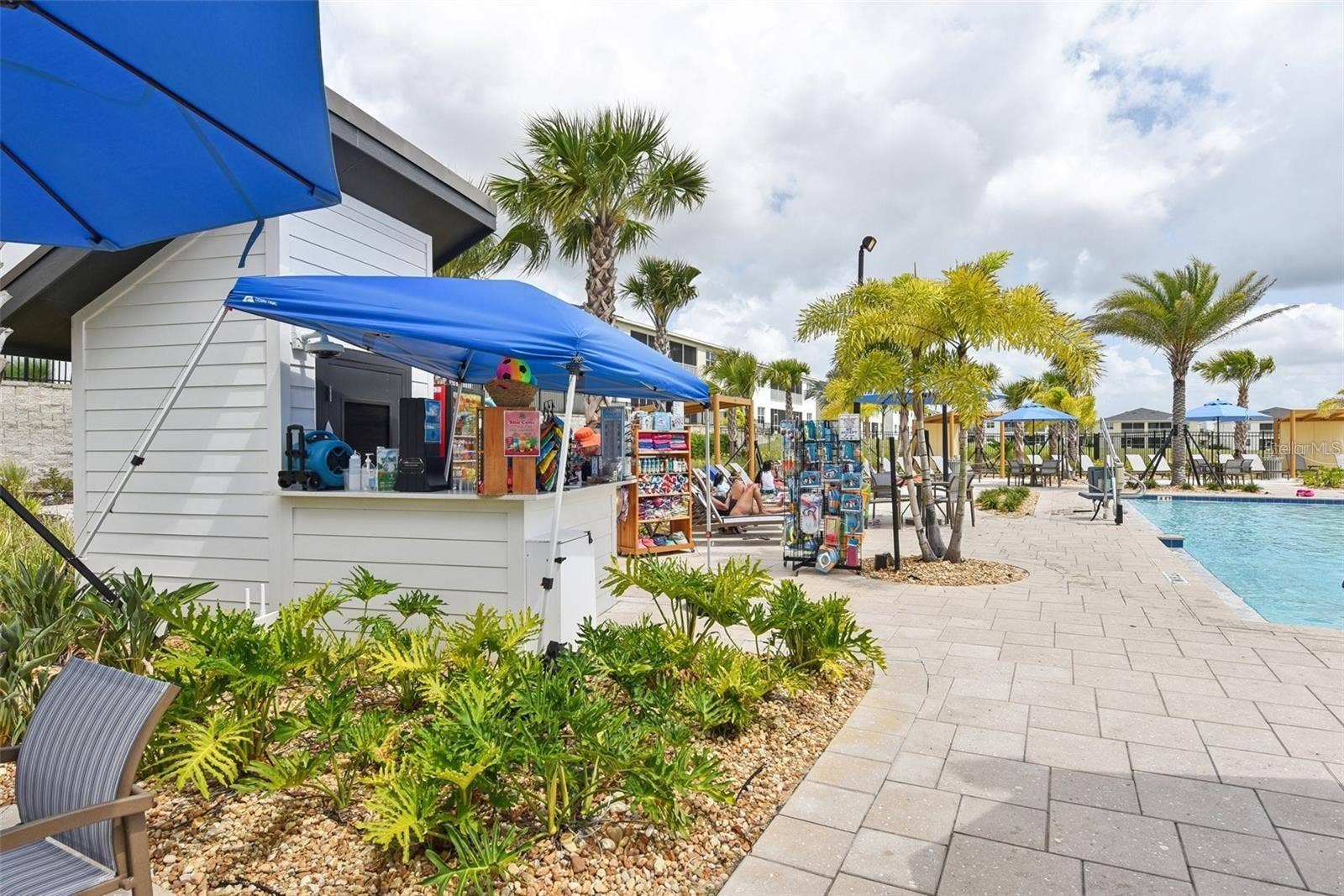 949 LEADER STREET, Davenport, FL 33896 Bar & Grill