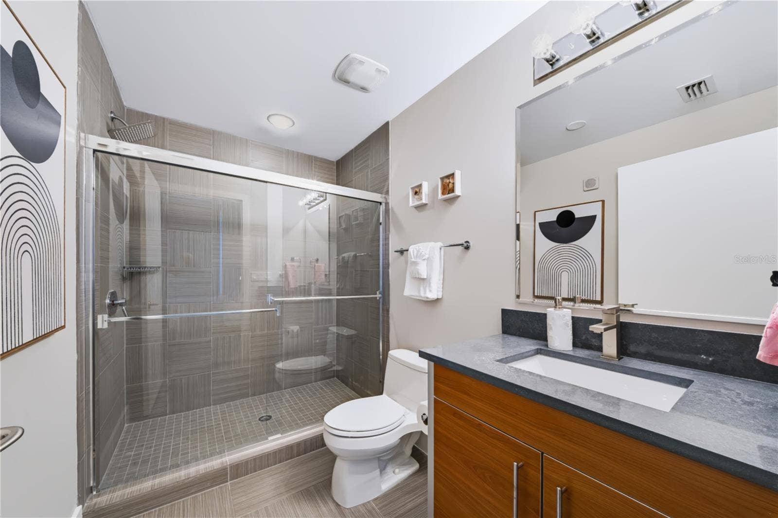 260 S OSCEOLA AVENUE, #1406, Orlando, FL 32801 2nd full bath