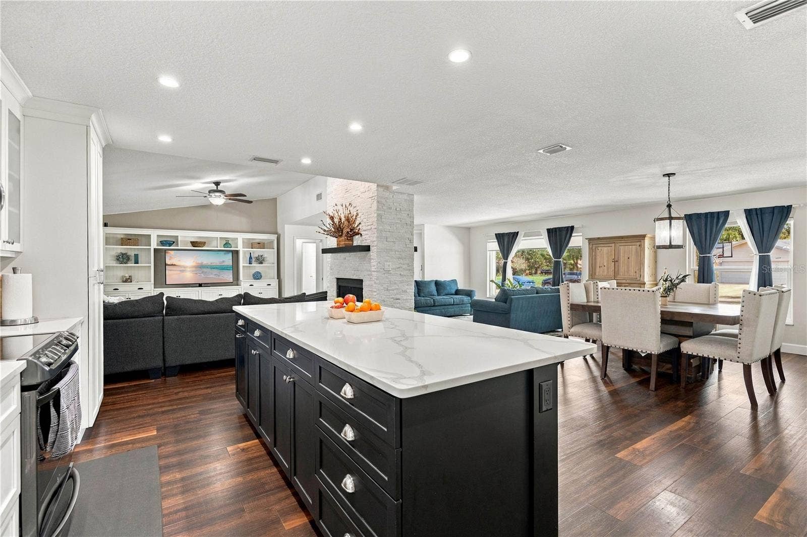 6610 ORANGE KNOLL DRIVE, Belle Isle, FL 32812 6610 ORANGE KNOLL DRIVE, Belle Isle, FL 32812