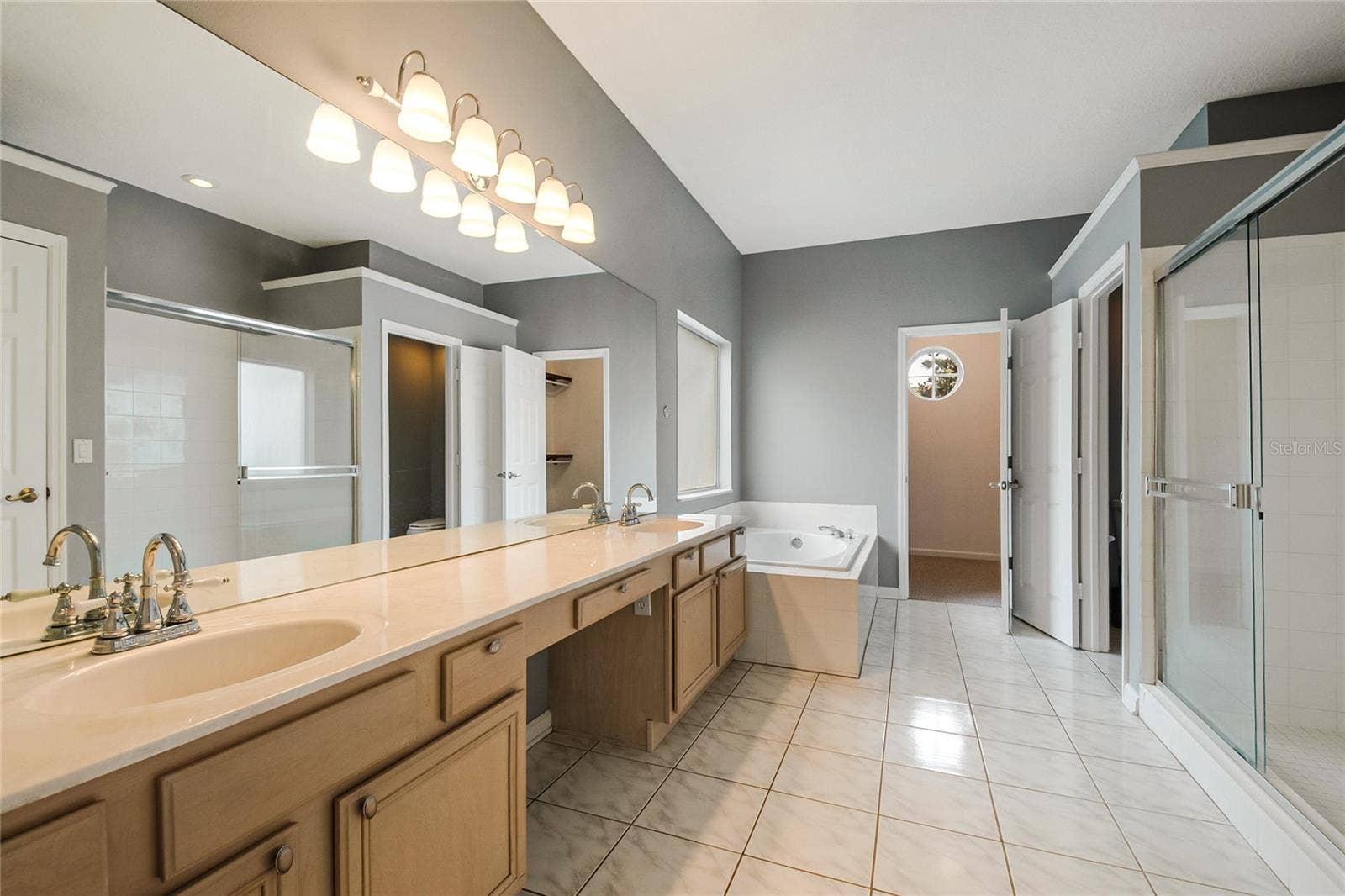 116 OAK GROVE CIRCLE, Lake Mary, FL 32746 Primary Bathroom with Garden Tub