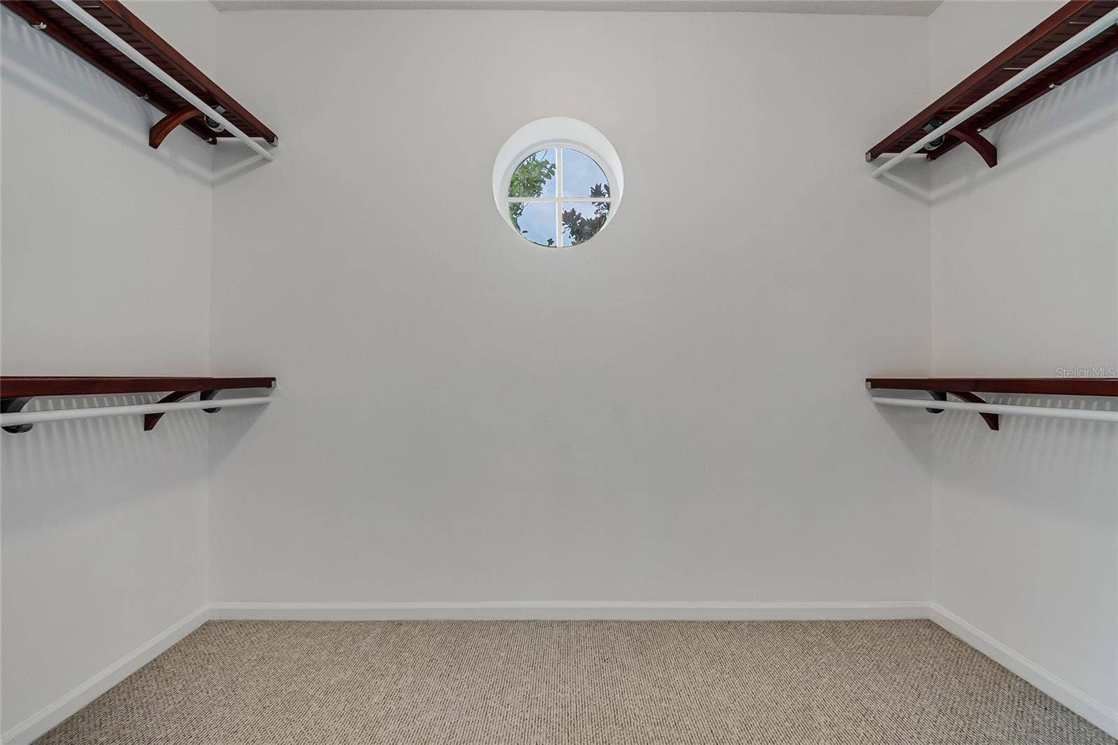 116 OAK GROVE CIRCLE, Lake Mary, FL 32746 Spacious Walk-in Closet