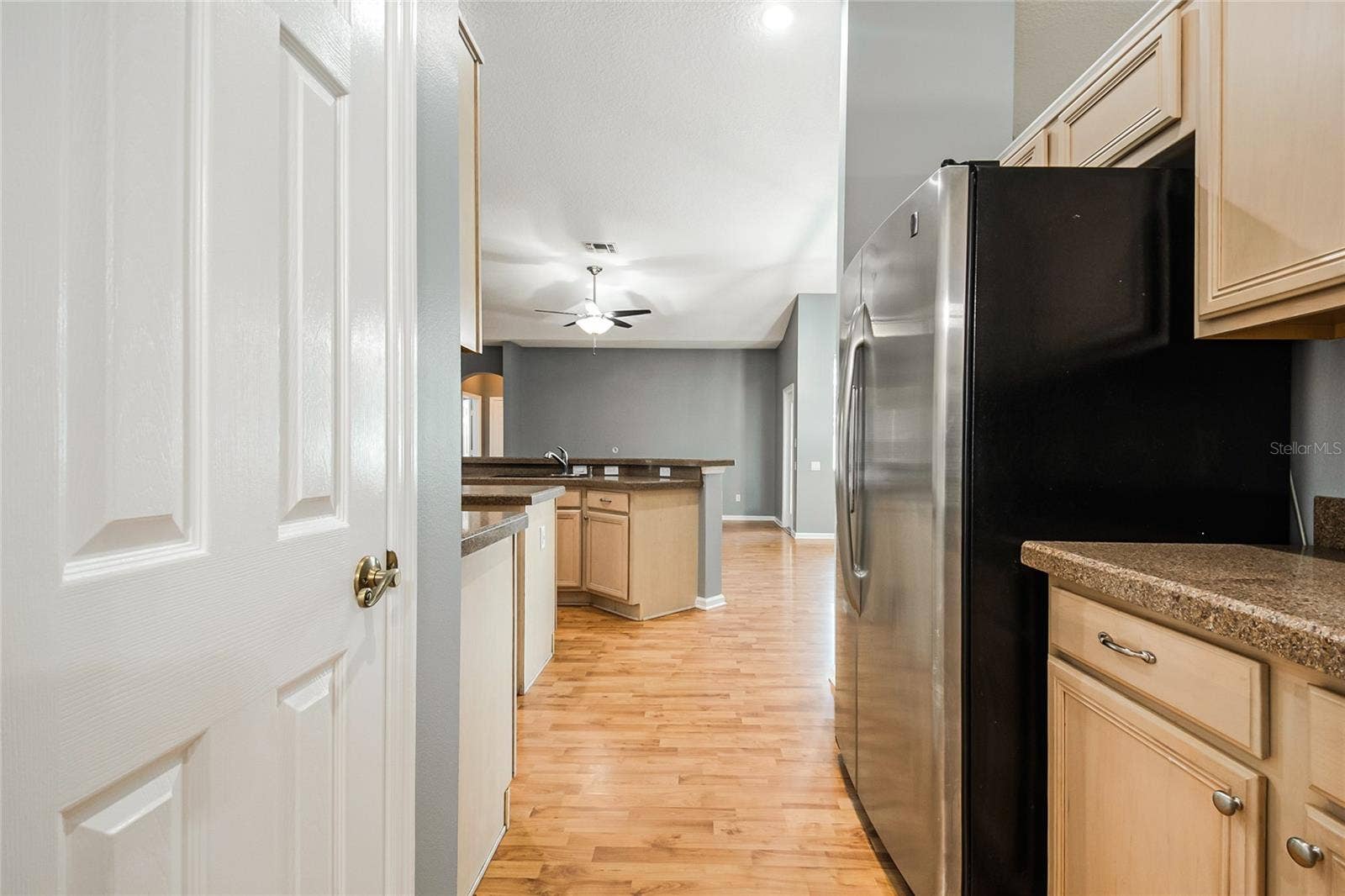 116 OAK GROVE CIRCLE, Lake Mary, FL 32746 Plenty of space with Pantry and Kitchen Cabinets