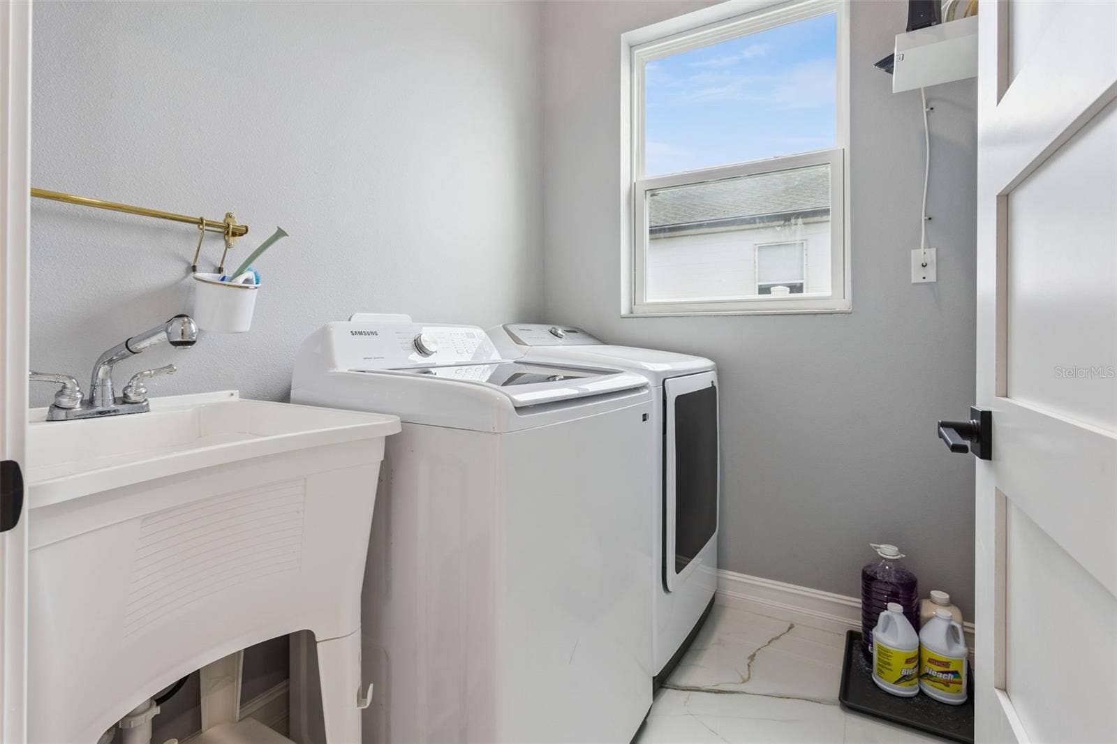 809 BURCH AVENUE, Winter Garden, FL 34787 Laundry Room