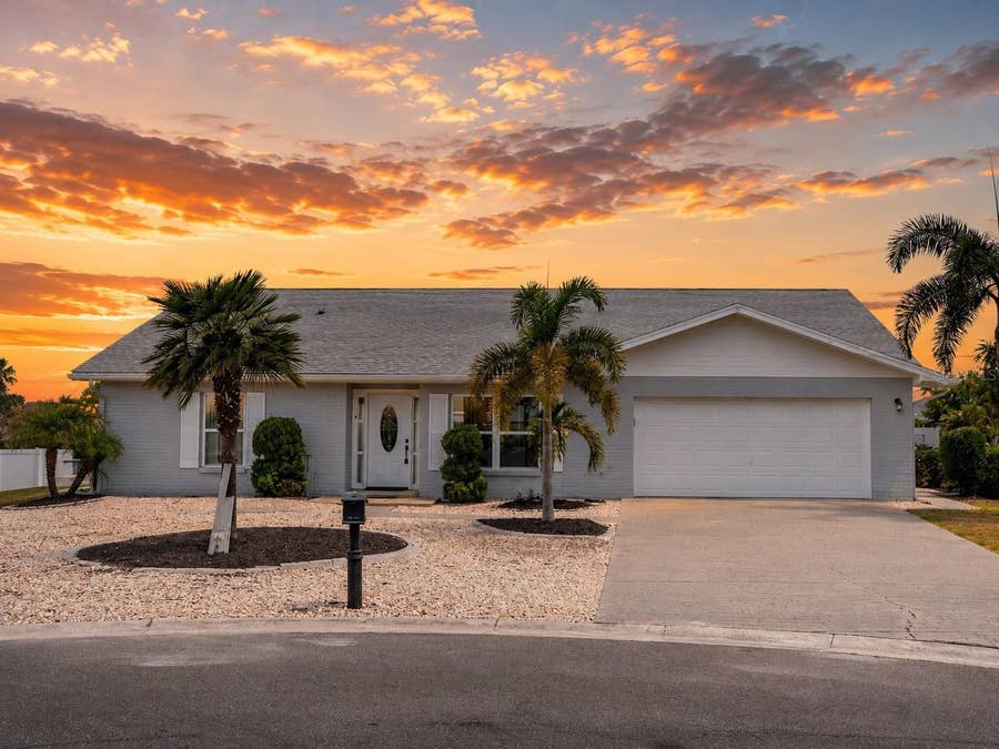 Property photo for 805 LEISEY CIRCLE, Ruskin, FL