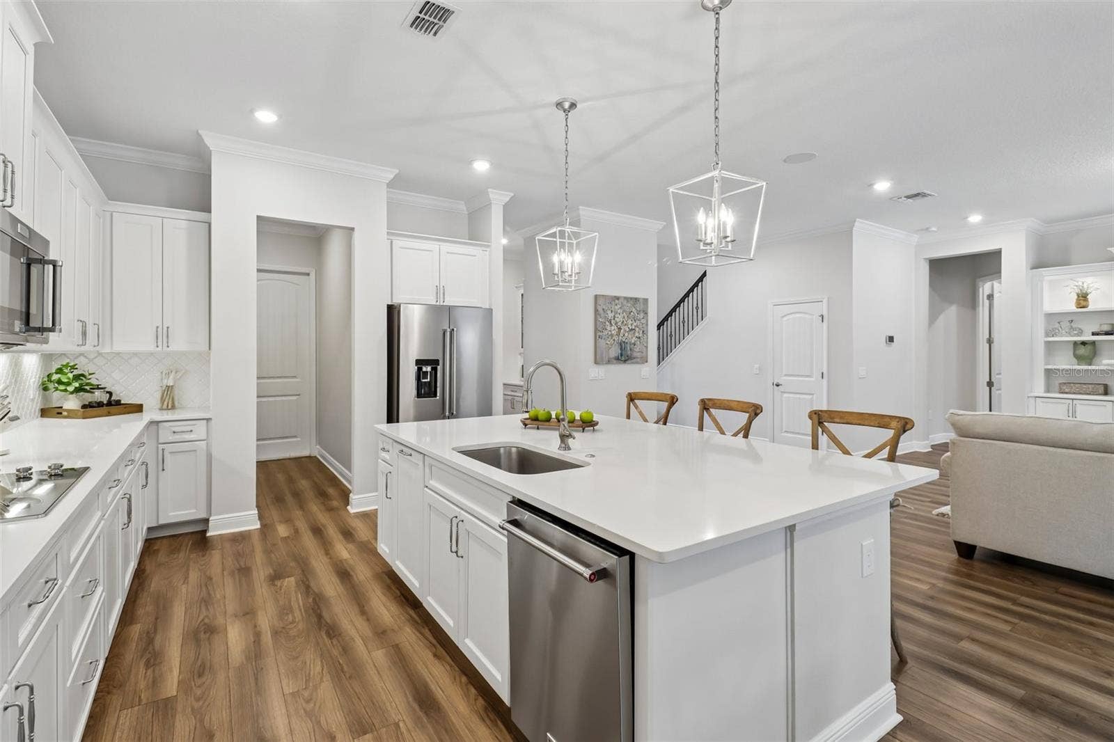 1257 WADING WATERS CIRCLE, Winter Park, FL 32792 Beautiful eat in kitchen