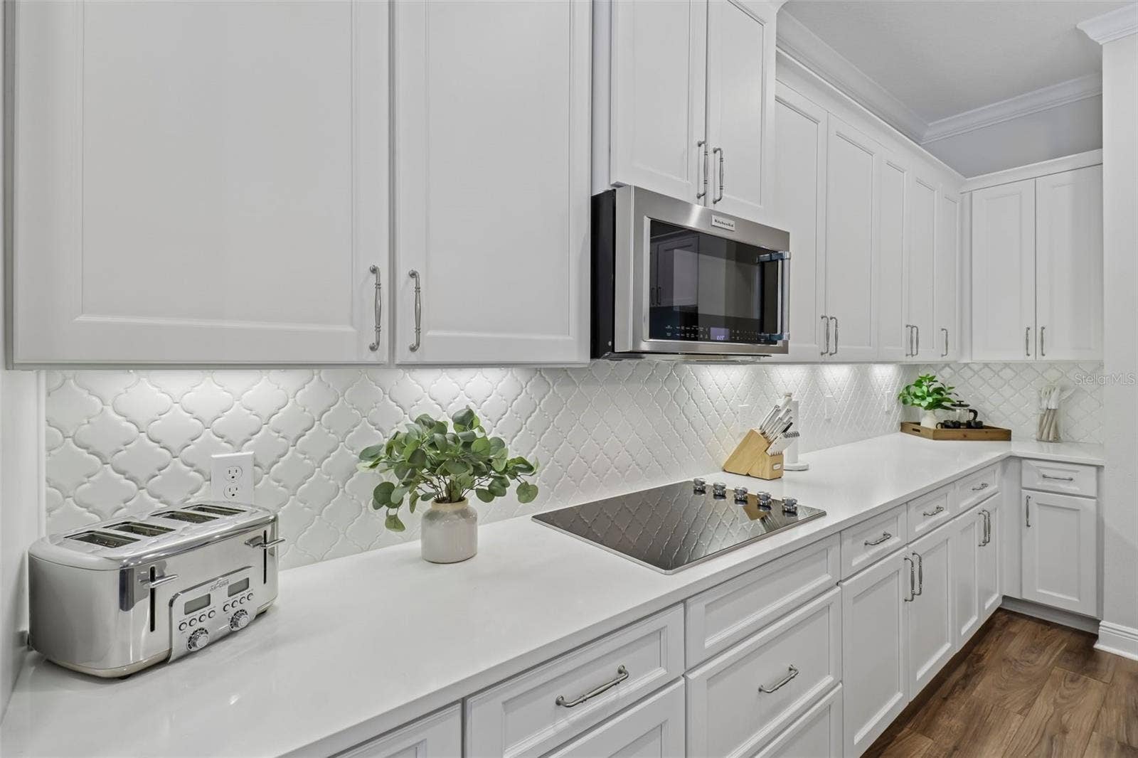 1257 WADING WATERS CIRCLE, Winter Park, FL 32792 Lovely backsplash & plenty of counter & cabinet space