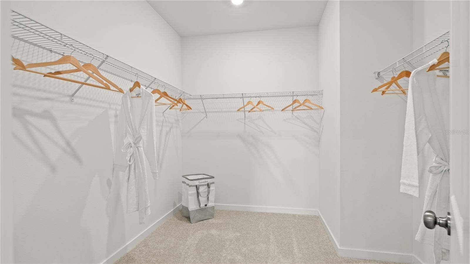 738 TUNDRA LOOP, Groveland, FL 34736