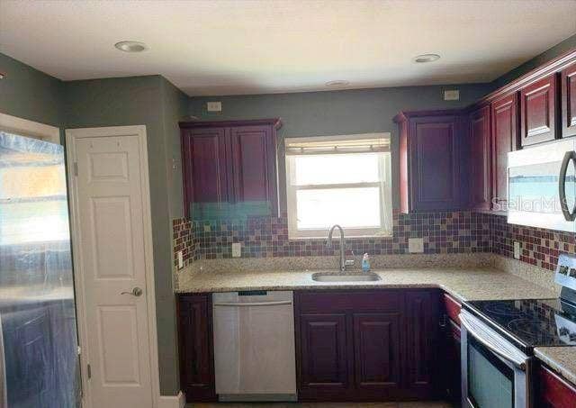 32911 FOREST AVENUE, Leesburg, FL 34788 32911 FOREST AVENUE, Leesburg, FL 34788