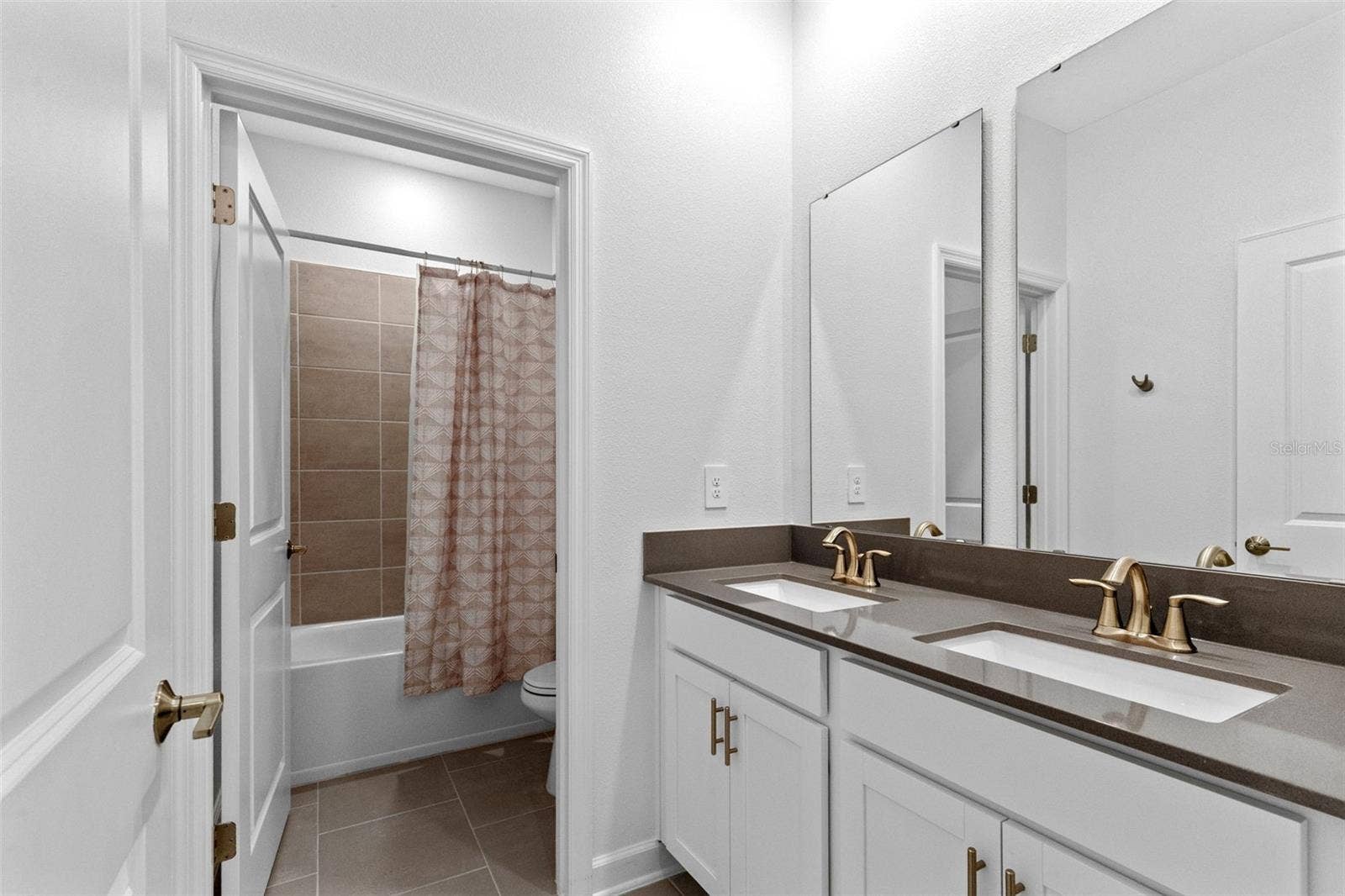 1874 FLOURISH AVENUE, Kissimmee, FL 34744 Guest room, full bath, dual quartz vanities.
