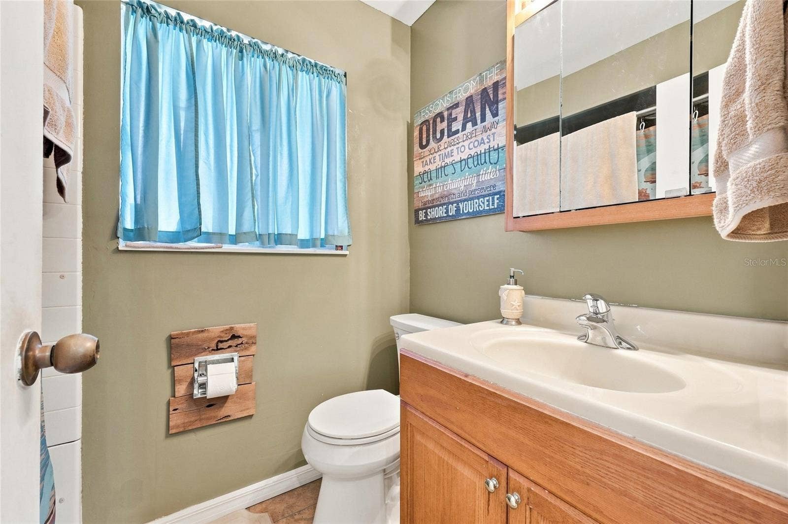 8582 CEDAR COVE DRIVE, Orlando, FL 32819 8582 CEDAR COVE DRIVE, Orlando, FL 32819
