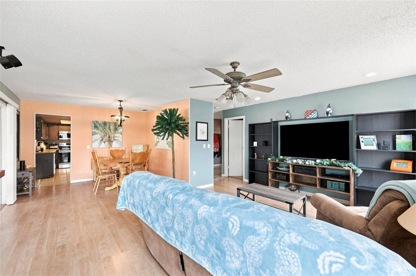 8582 CEDAR COVE DRIVE, Orlando, FL 32819 8582 CEDAR COVE DRIVE, Orlando, FL 32819