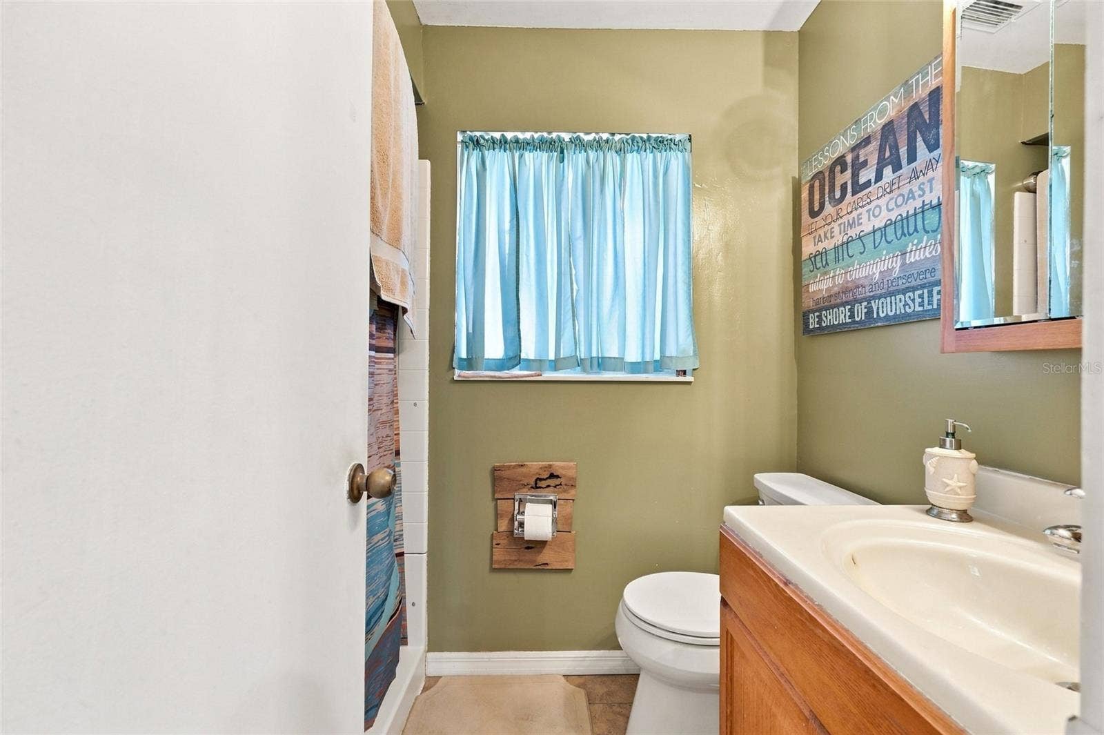 8582 CEDAR COVE DRIVE, Orlando, FL 32819 8582 CEDAR COVE DRIVE, Orlando, FL 32819
