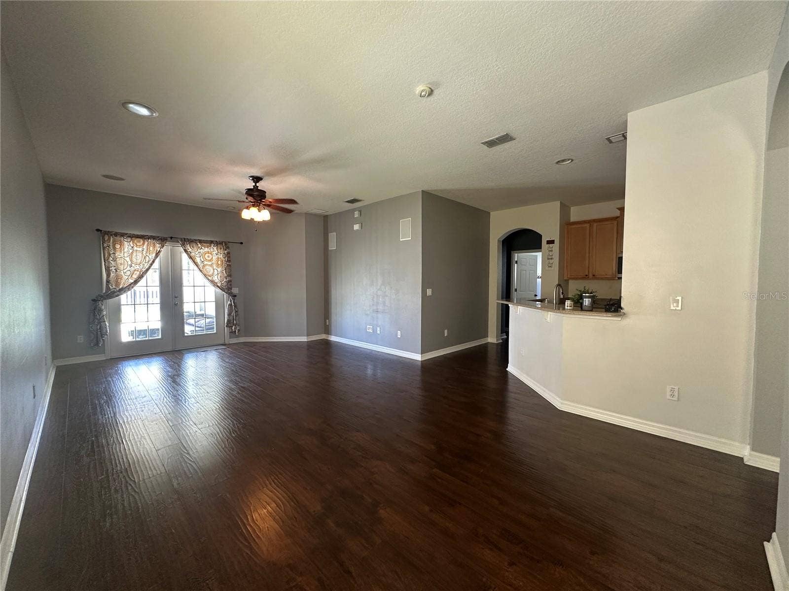 15245 STONEBRIAR WAY, Orlando, FL 32826 Empty Dinette & Family Room