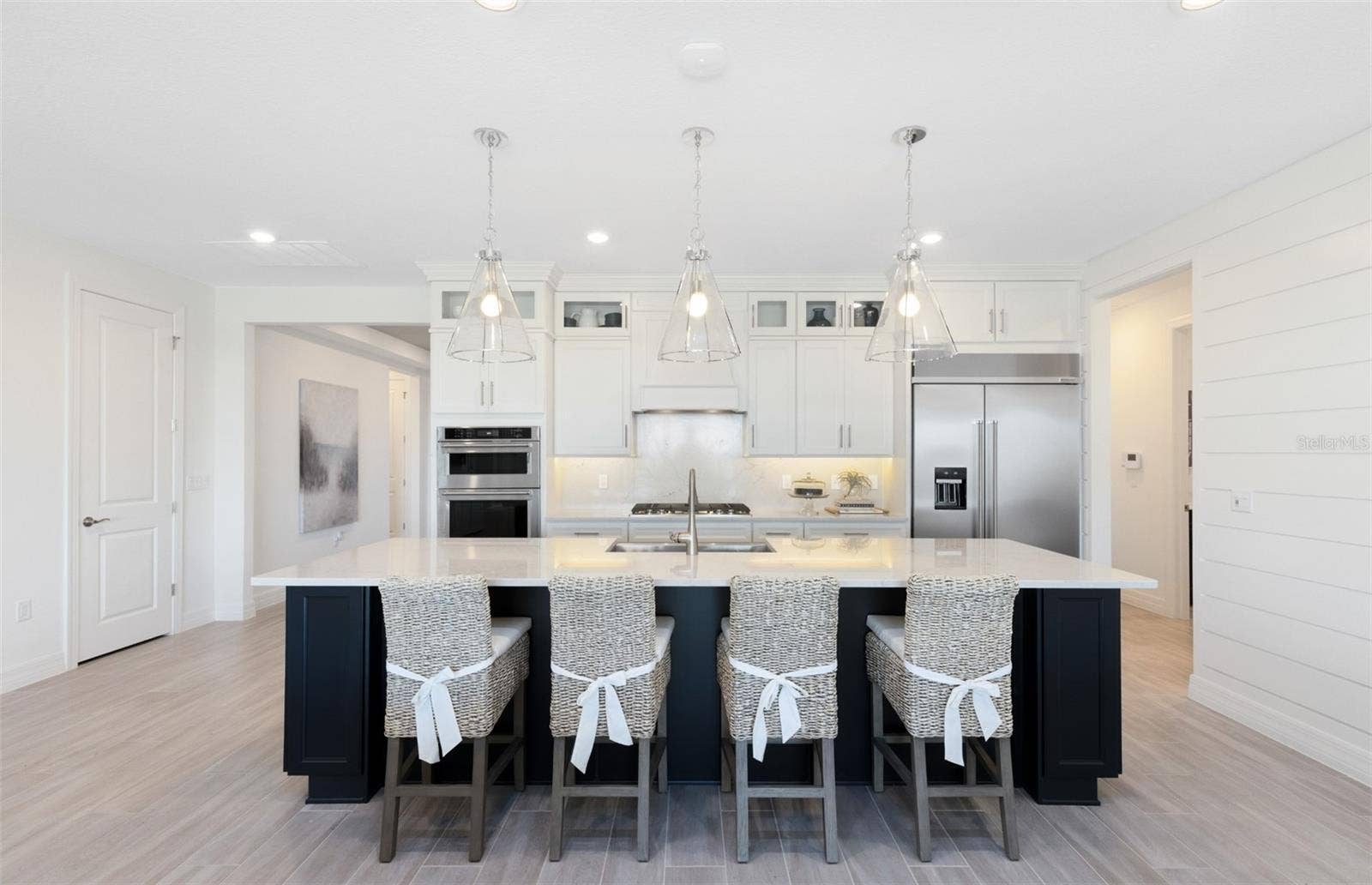285 CRYSTAL WOOD DRIVE, Winter Garden, FL 34787 Model Home Design Only. Pictures and furnishings are for illustrative purposes only. Elevations, colors and options may vary. Furniture is for model home staging only.
