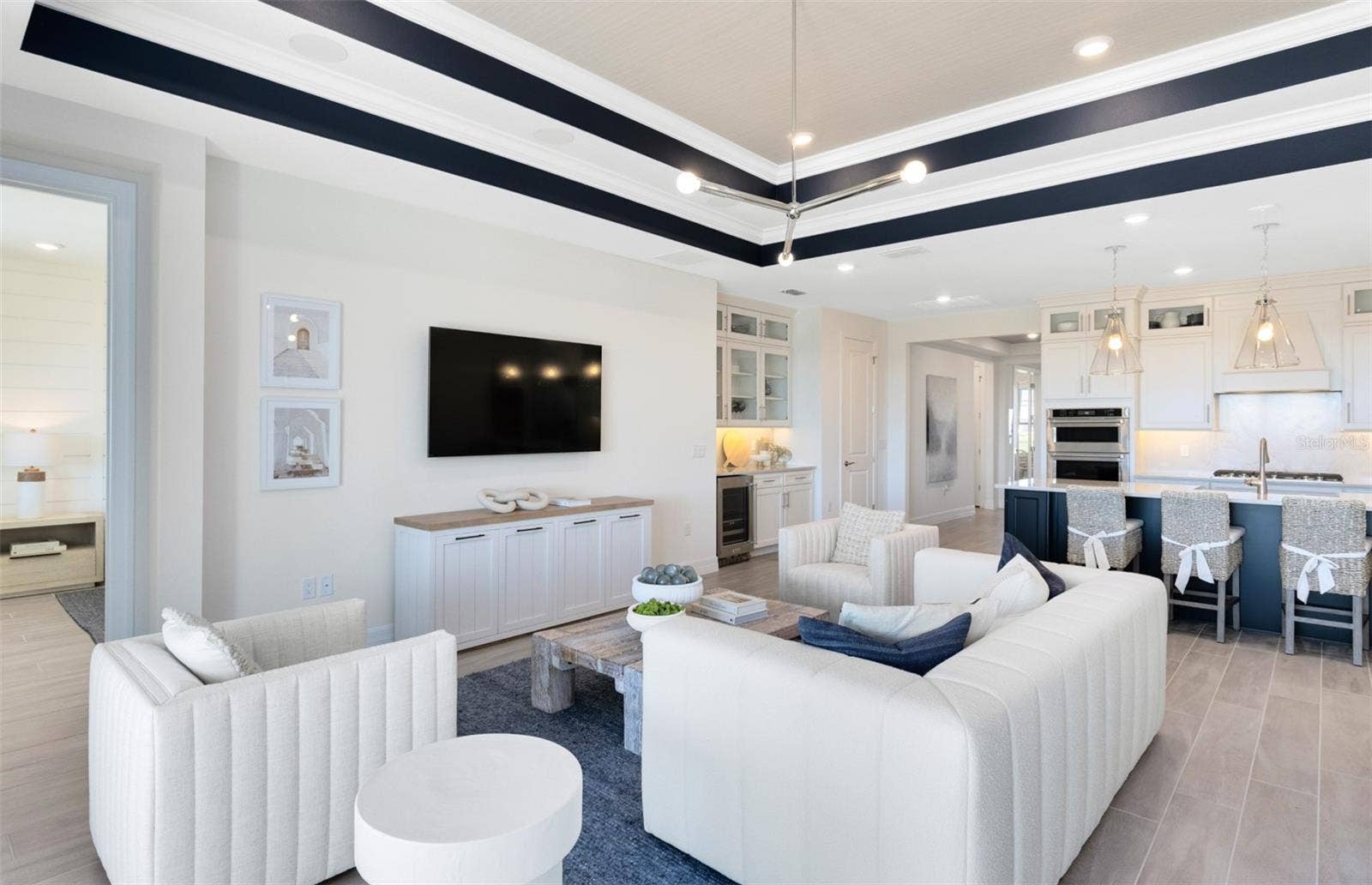 285 CRYSTAL WOOD DRIVE, Winter Garden, FL 34787 Model Home Design Only. Pictures and furnishings are for illustrative purposes only. Elevations, colors and options may vary. Furniture is for model home staging only.