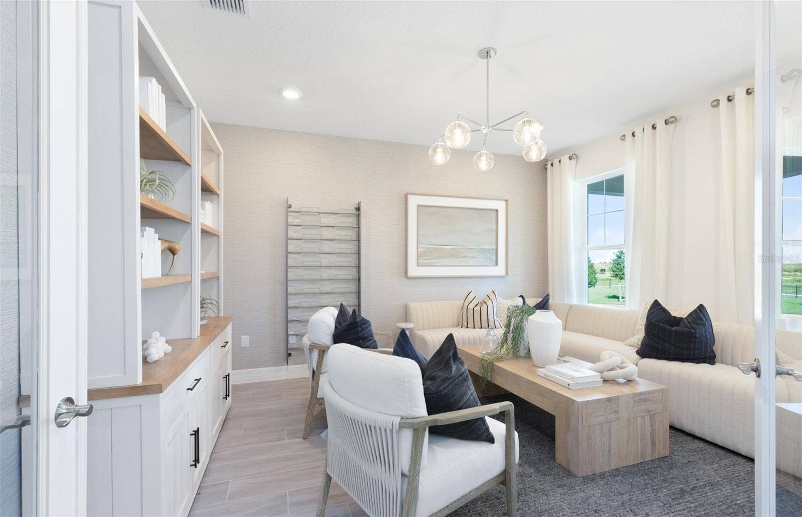 285 CRYSTAL WOOD DRIVE, Winter Garden, FL 34787 Model Home Design Only. Pictures and furnishings are for illustrative purposes only. Elevations, colors and options may vary. Furniture is for model home staging only.