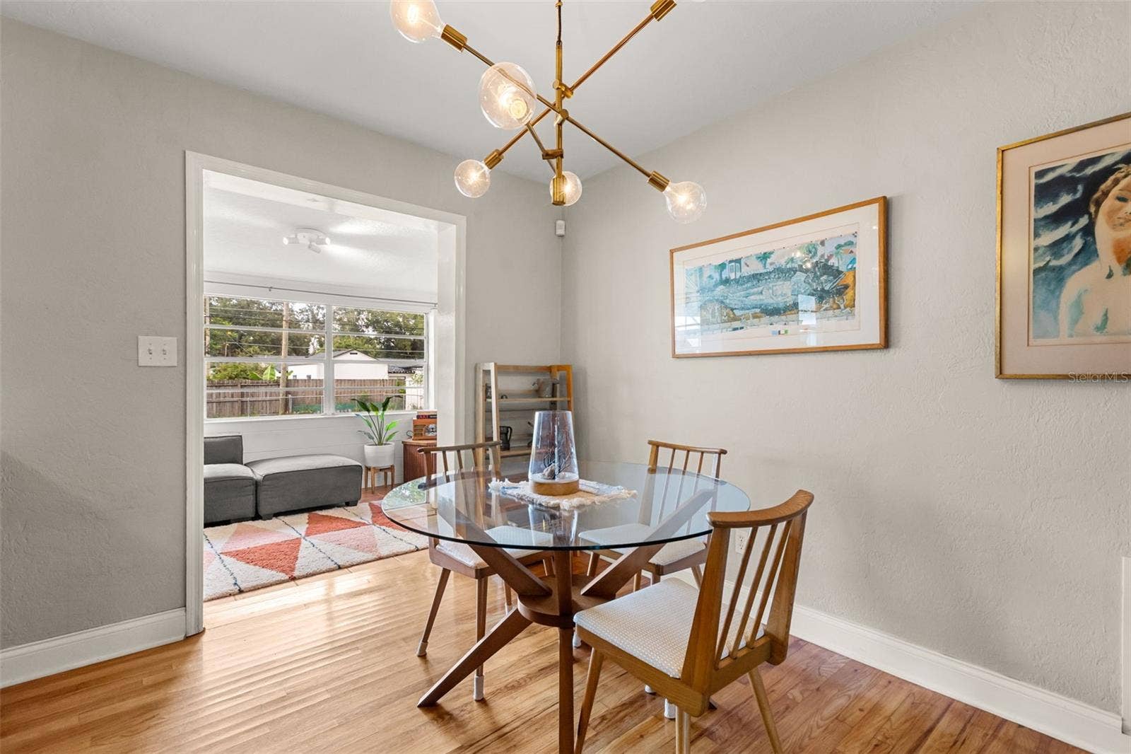 Kitchen to Bonus Florida Room