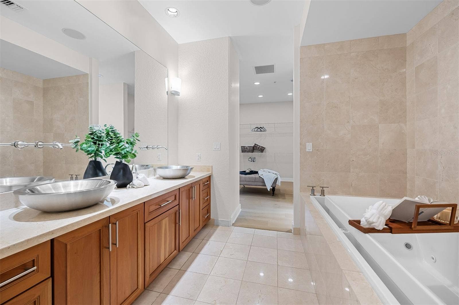 150 E ROBINSON STREET, #3503, Orlando, FL 32801 150 E ROBINSON STREET, #3503, Orlando, FL 32801