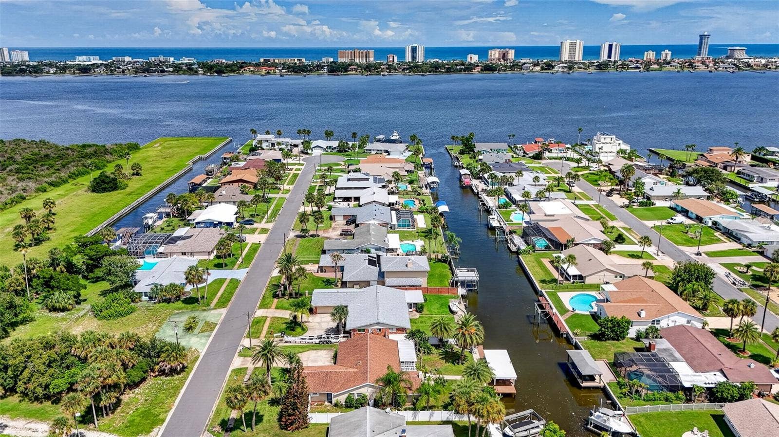 149 SEA ISLE CIRCLE, South Daytona, FL 32119