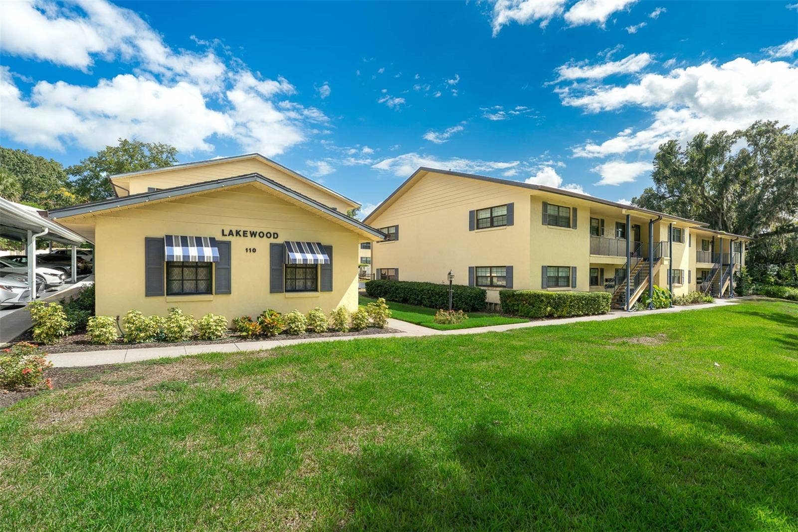 110 N TREMAIN STREET, #209, Mount Dora, FL 32757