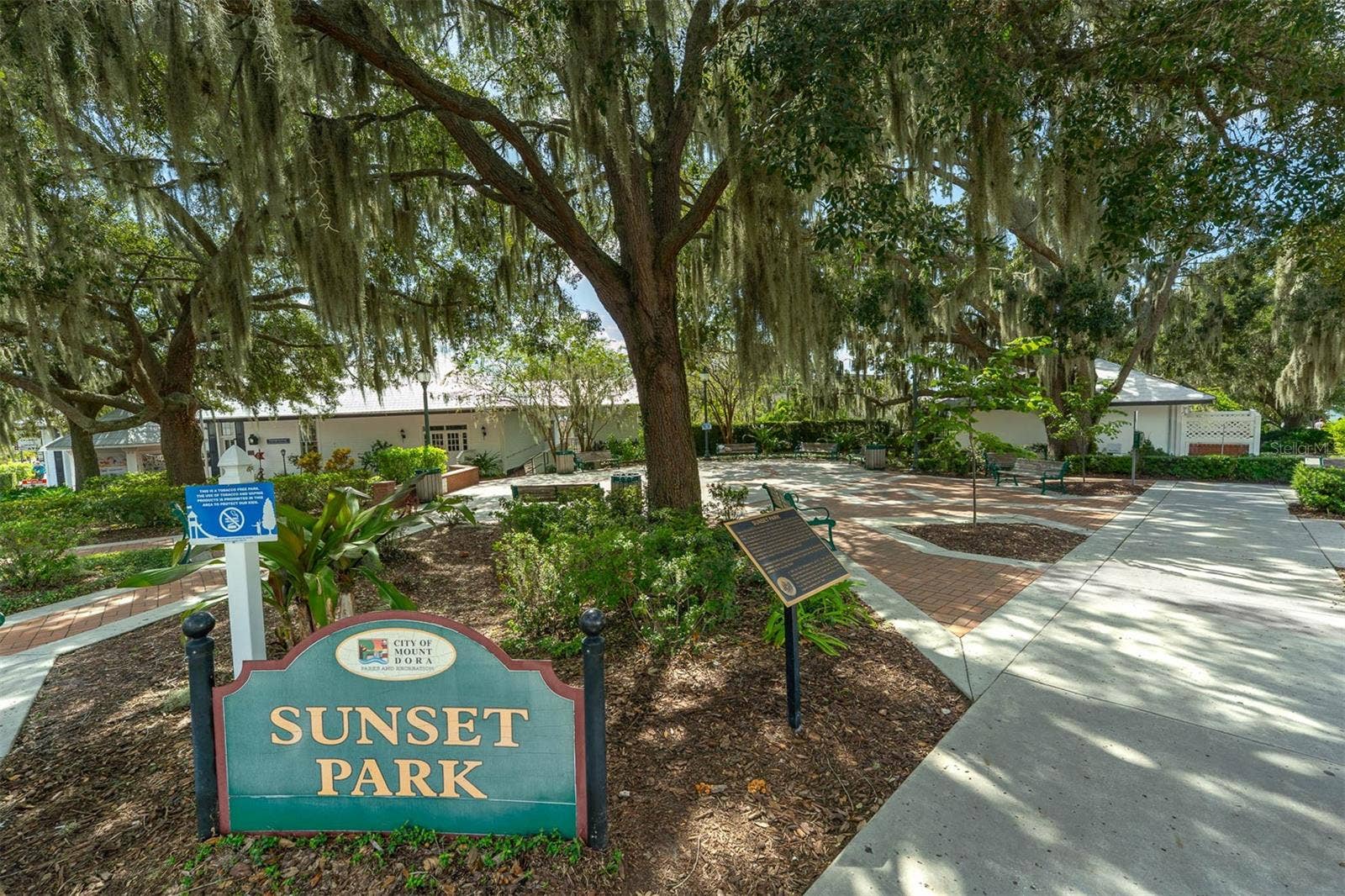 110 N TREMAIN STREET, #209, Mount Dora, FL 32757