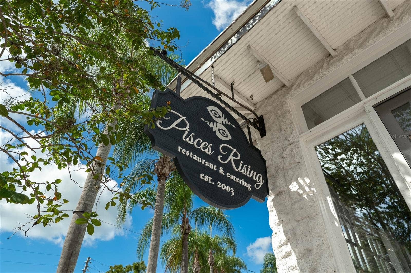110 N TREMAIN STREET, #209, Mount Dora, FL 32757