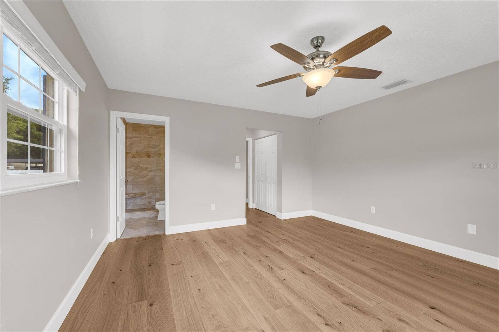110 N TREMAIN STREET, #209, Mount Dora, FL 32757