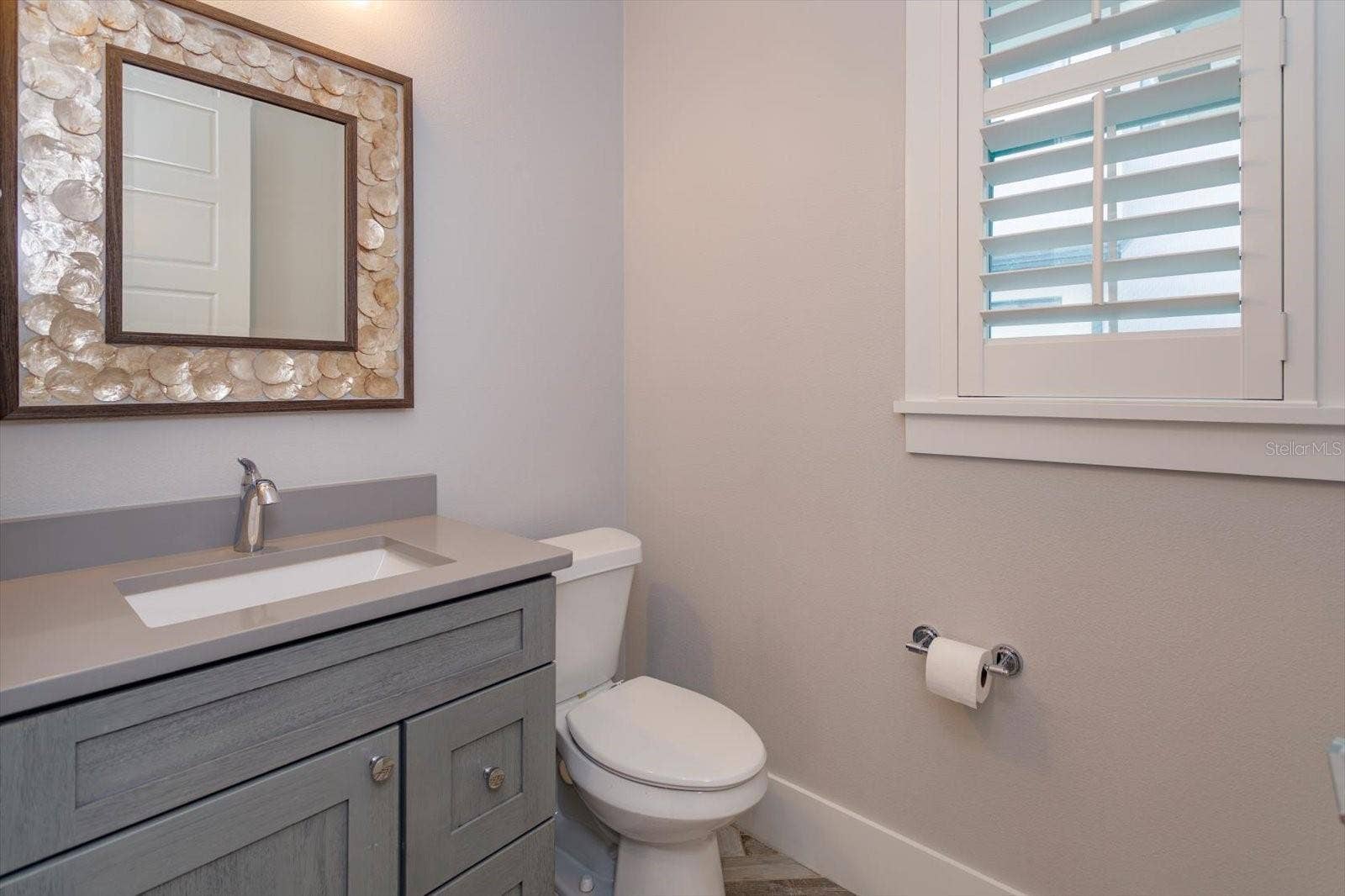 533 COUNTRY CLUB DRIVE, Winter Park, FL 32789 First floor powder bath