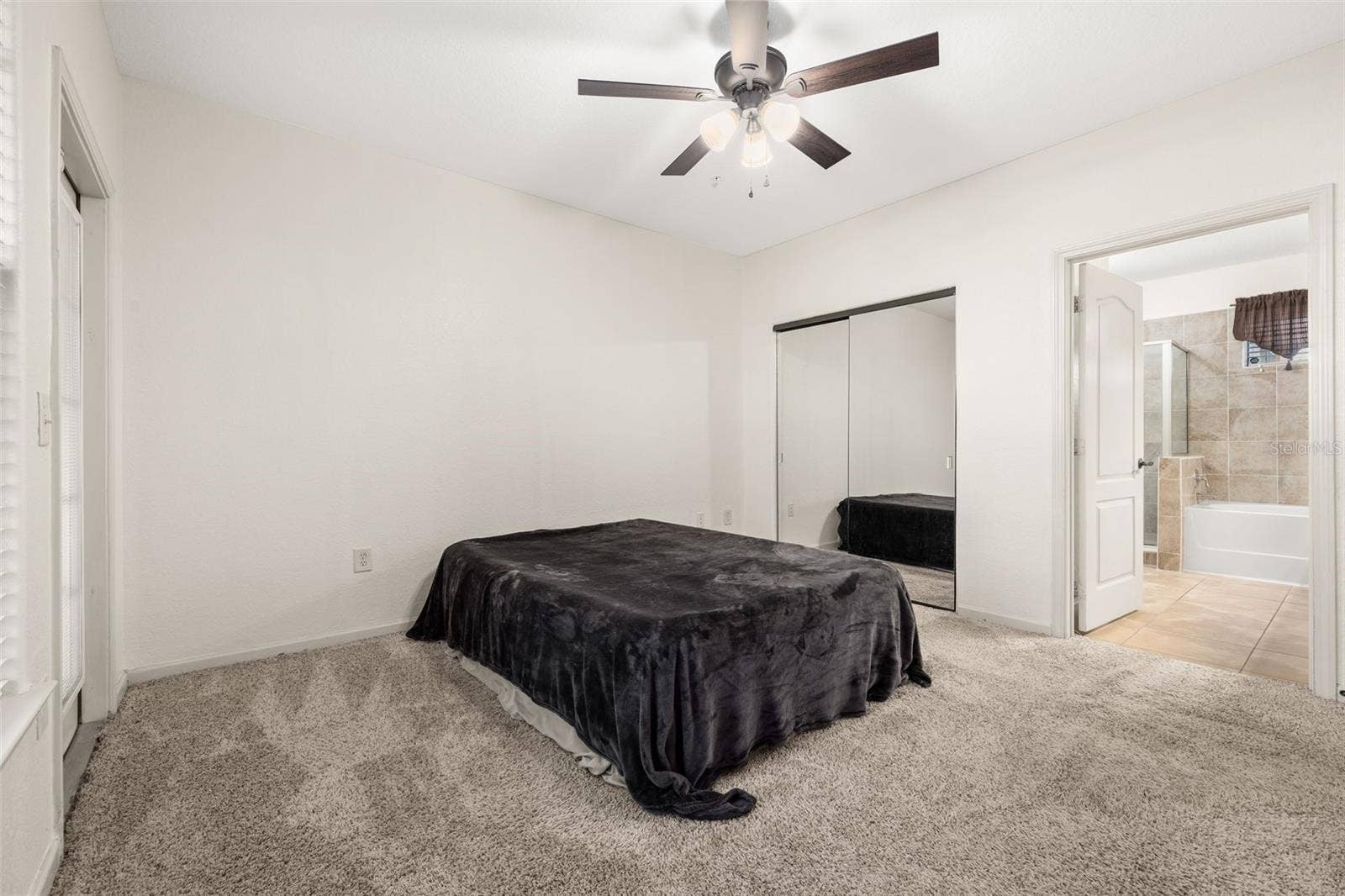 901 CHARO PARKWAY, #716, Davenport, FL 33897 Primary suite