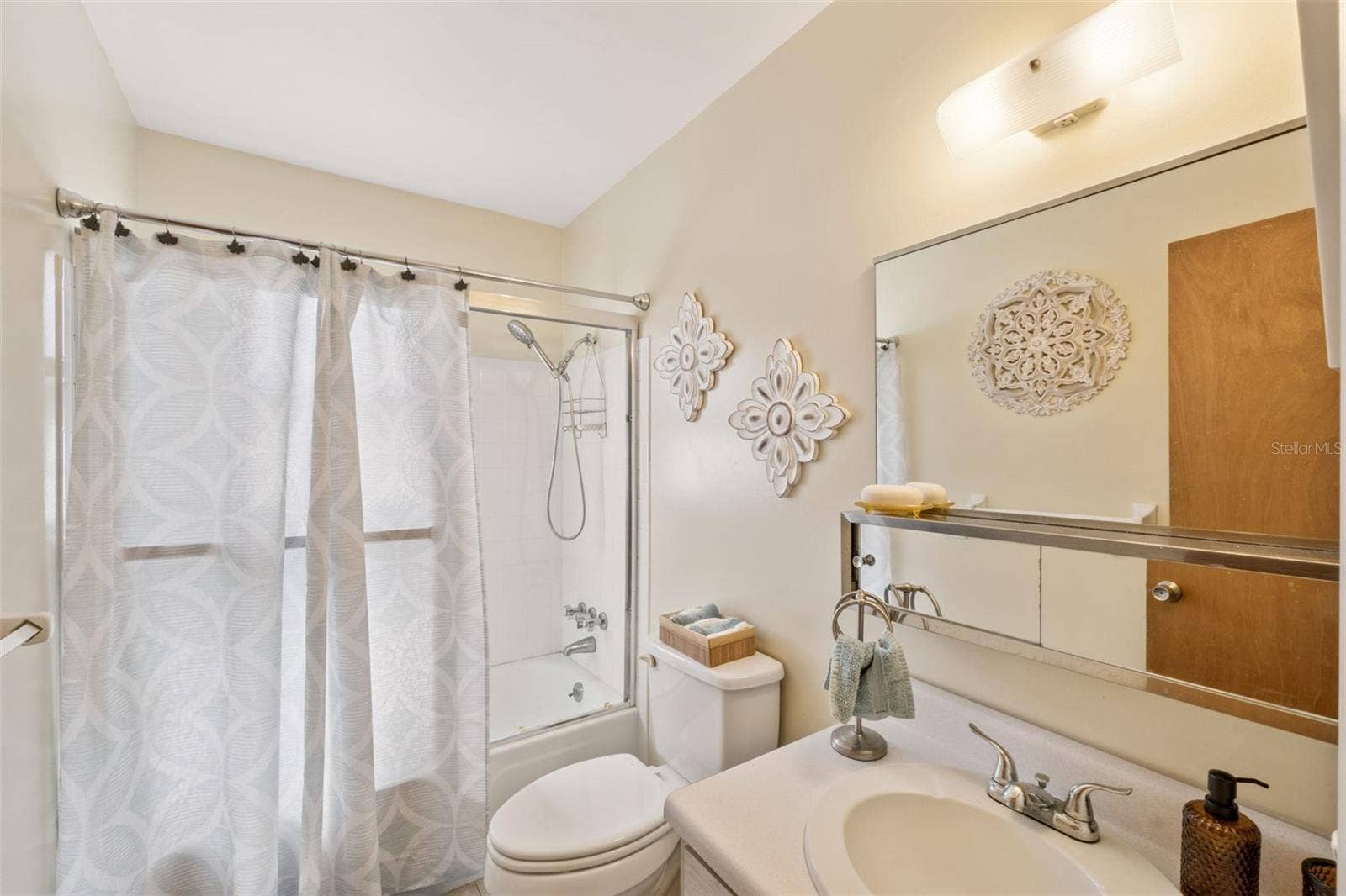 714 E MINNESOTA AVENUE, #B, Deland, FL 32724