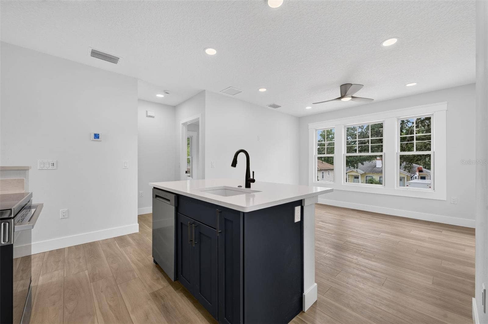 323 E AMELIA STREET, Orlando, FL 32801 323 E AMELIA STREET, Orlando, FL 32801