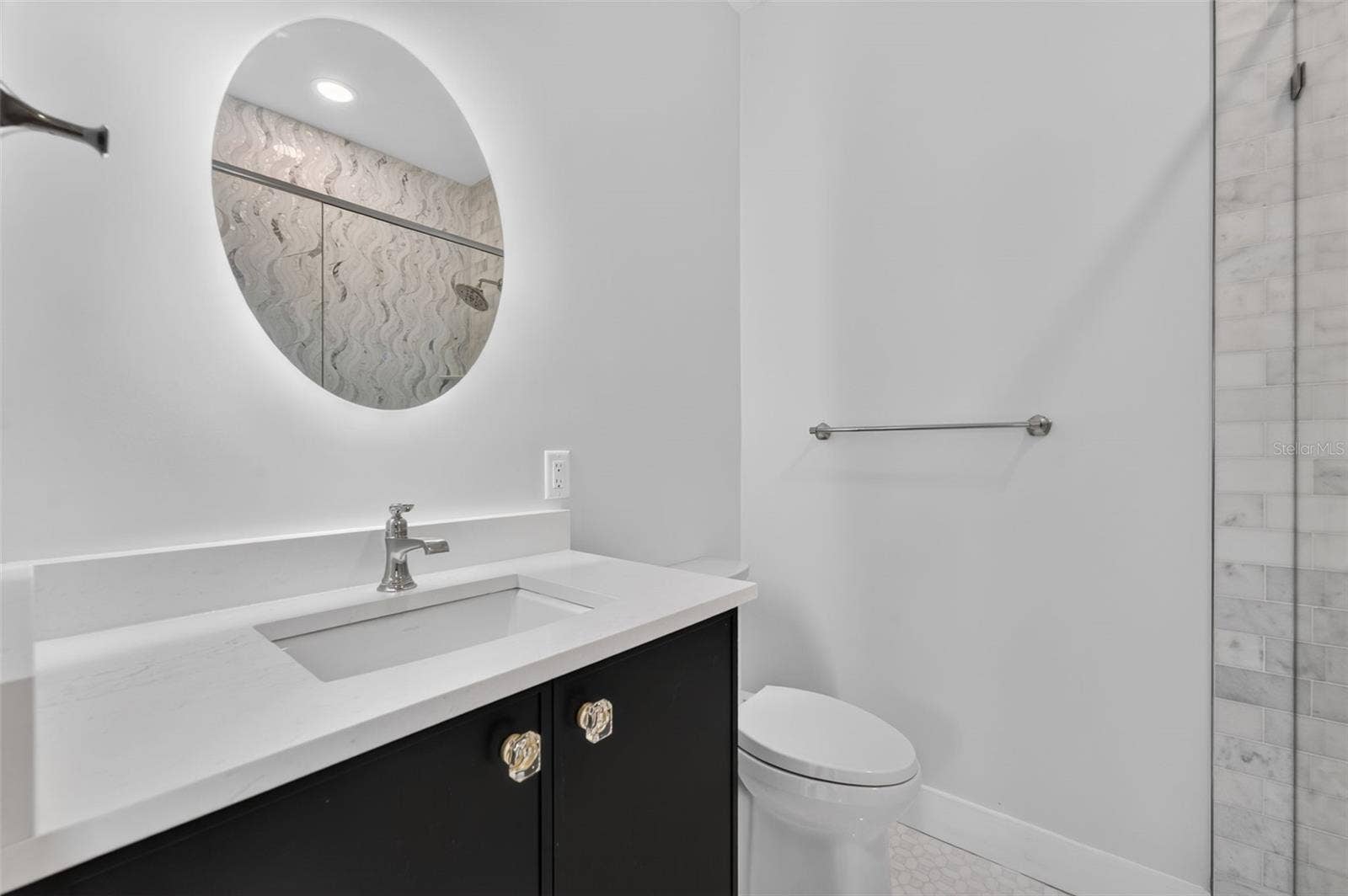 323 E AMELIA STREET, Orlando, FL 32801 Primary Bathroom
