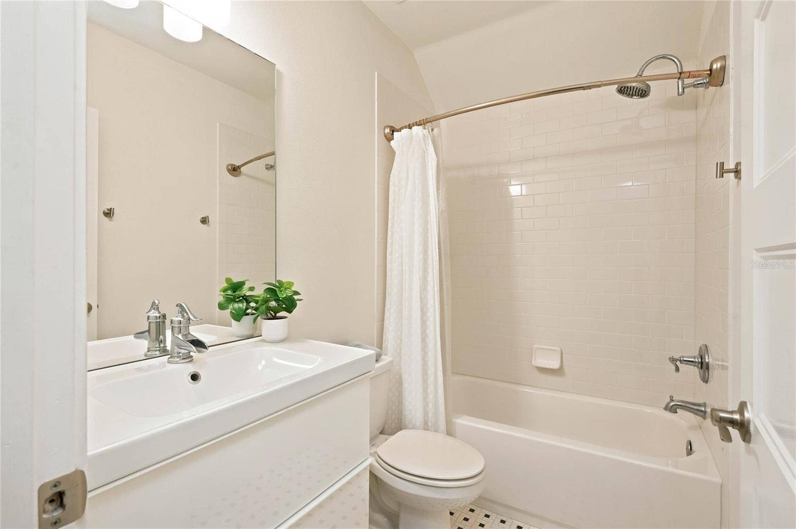 1707 ASHER LANE, Orlando, FL 32803 Bath 3