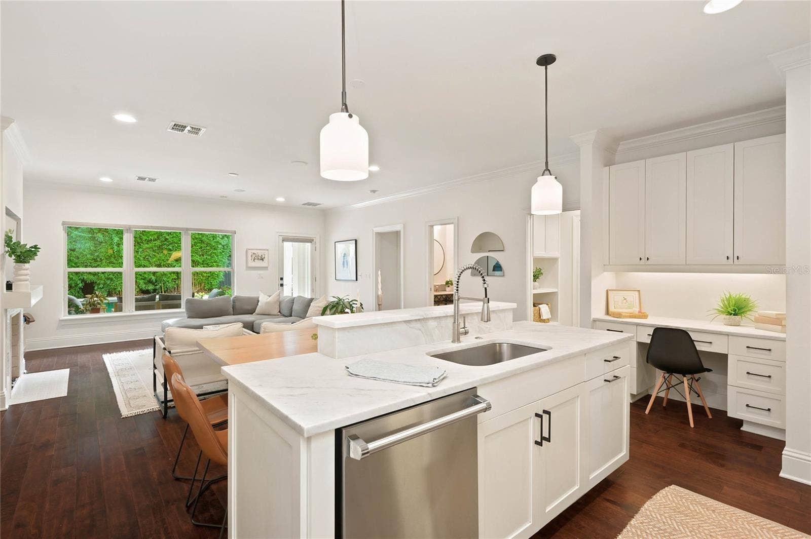 1707 ASHER LANE, Orlando, FL 32803 Island overlooking Family room and Built in desk for getting things done