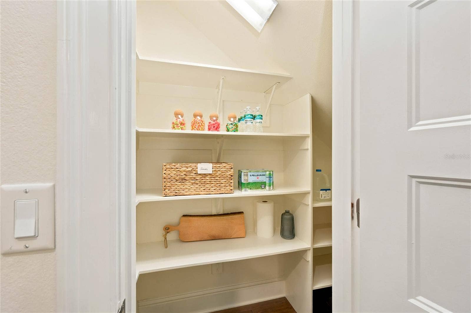 1707 ASHER LANE, Orlando, FL 32803 Walk in pantry