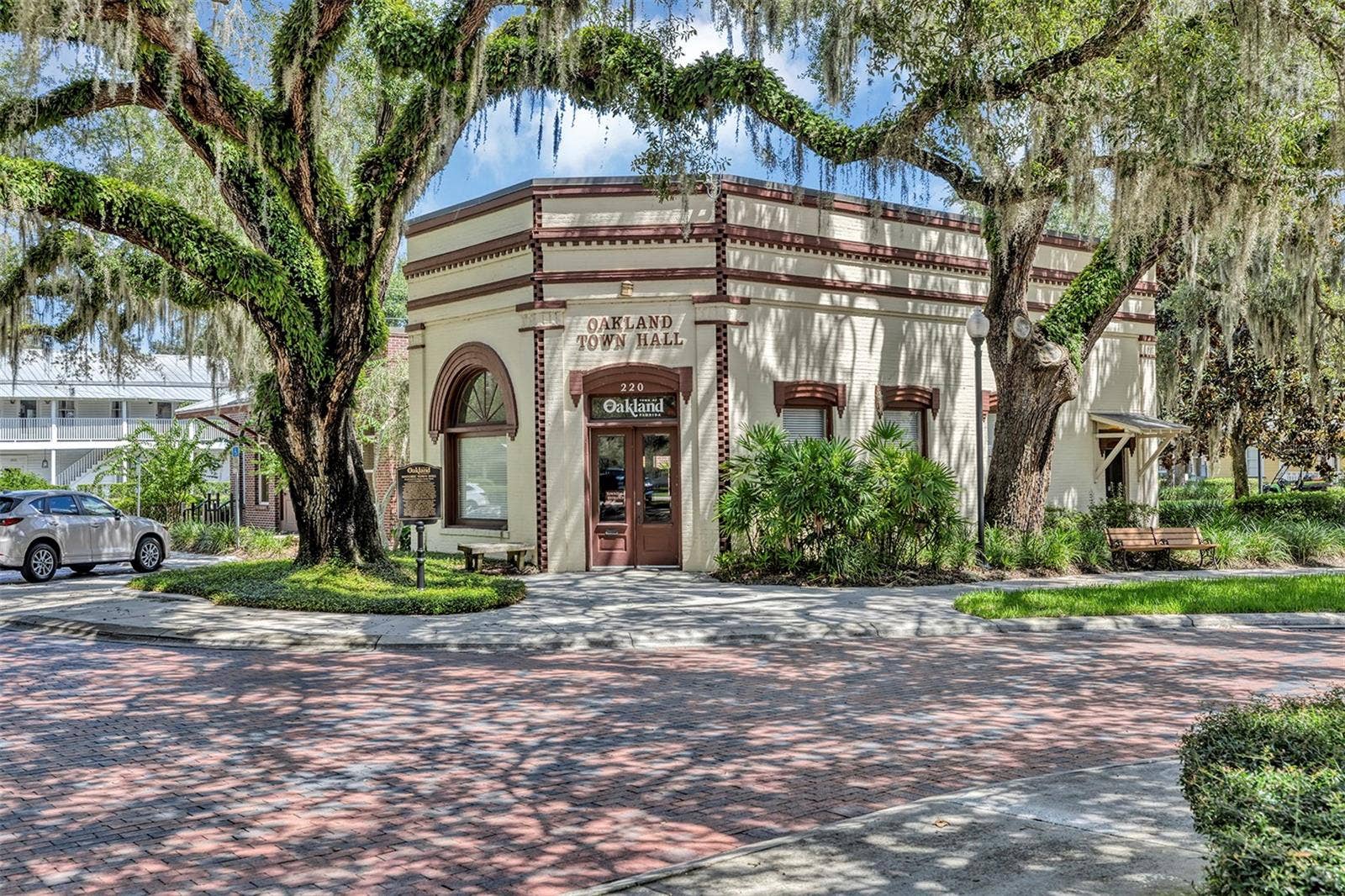 1016 CATORI ROAD, Oakland, FL 34787 Downtown Oakland