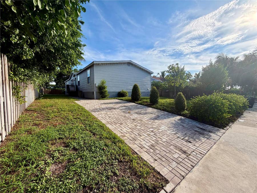 Property photo for 755 RIDGEWOOD RD, West Palm Beach, FL