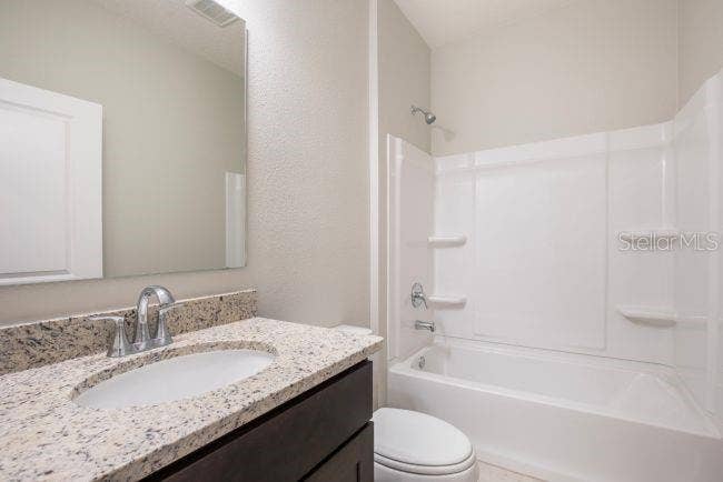 39 POPLAR DRIVE, Palm Coast, FL 32164 Model home - actual features may vary.