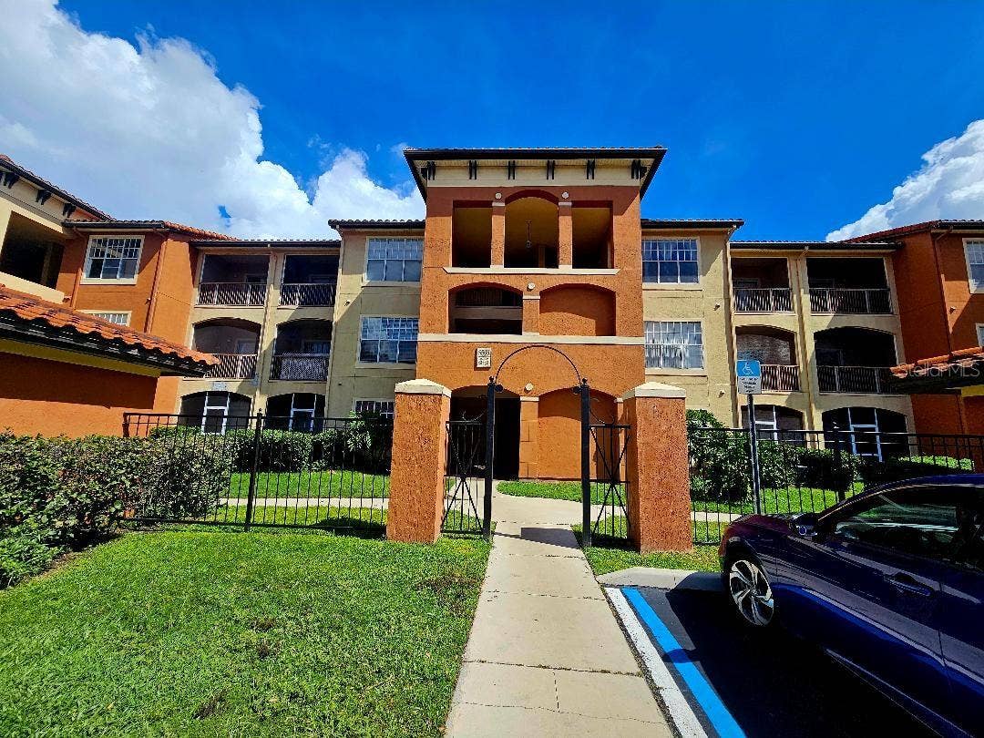 5572 METROWEST BOULEVARD, #312, Orlando, FL 32811 5506 MetroWest Blvd,#206, #206-1 bed 1 bath