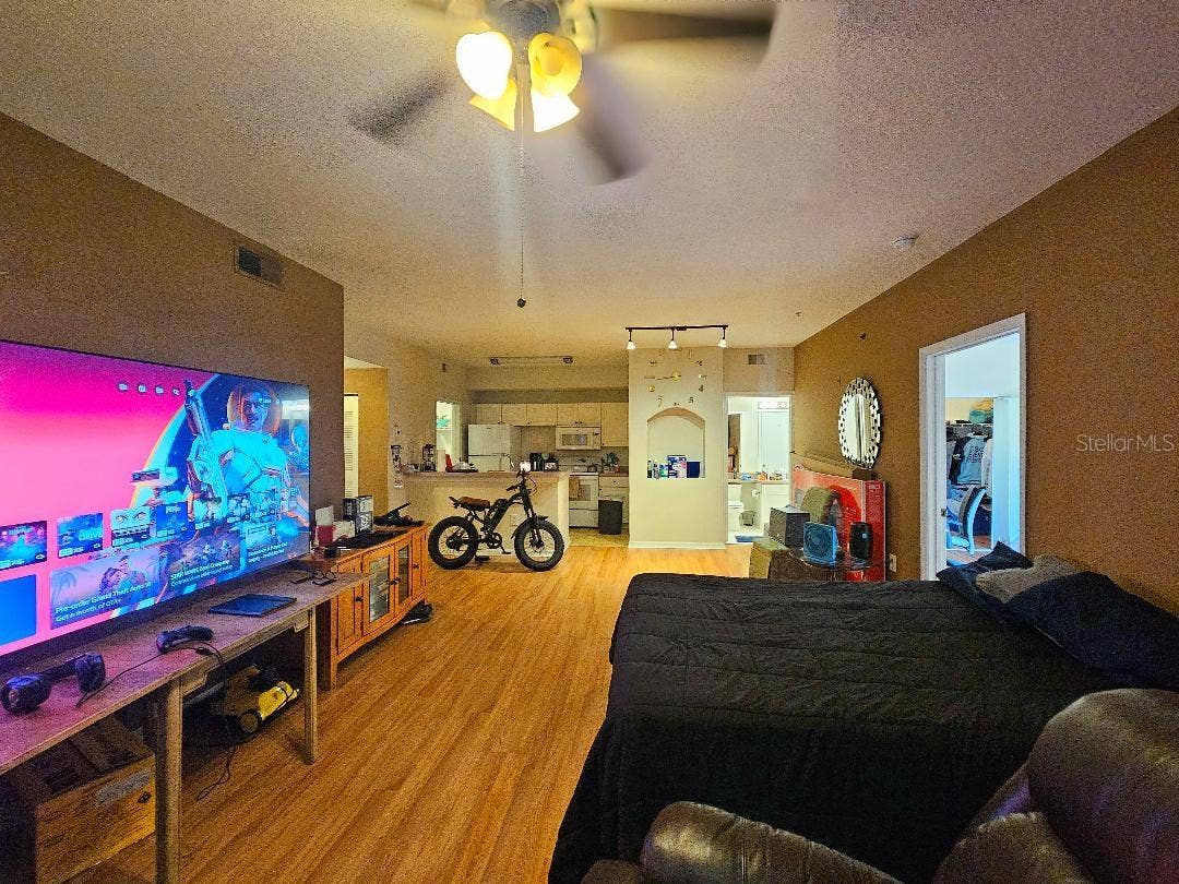 5572 METROWEST BOULEVARD, #312, Orlando, FL 32811 5506 MetroWest Blvd,#206, #206-1 bed 1 bath