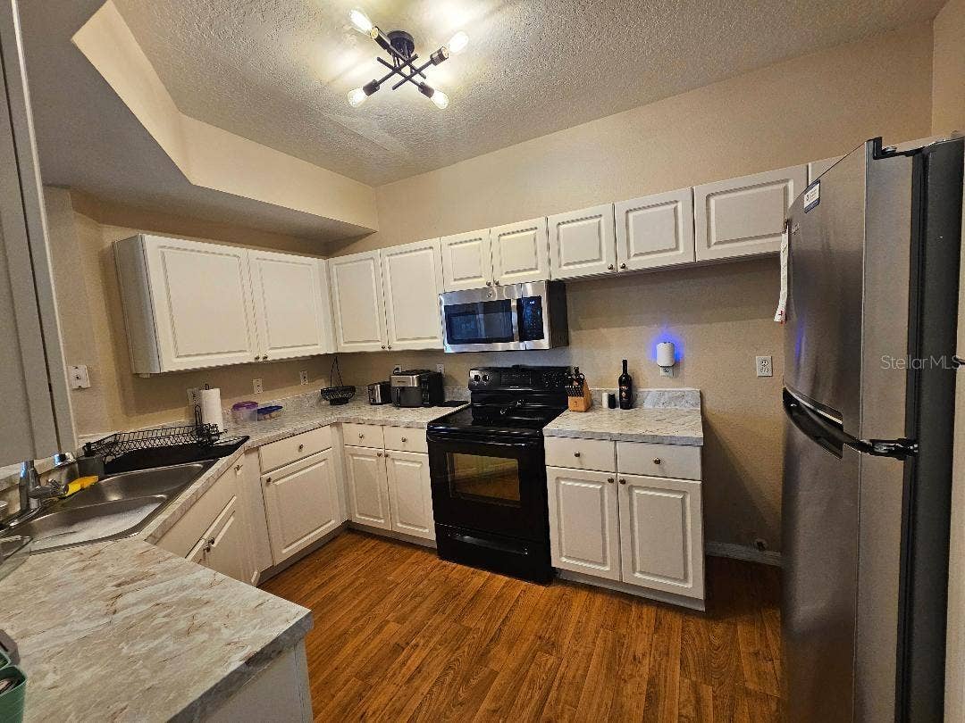 5572 METROWEST BOULEVARD, #312, Orlando, FL 32811 5572 MetroWest Blvd, #312-2 beds 2 baths-Kitchen