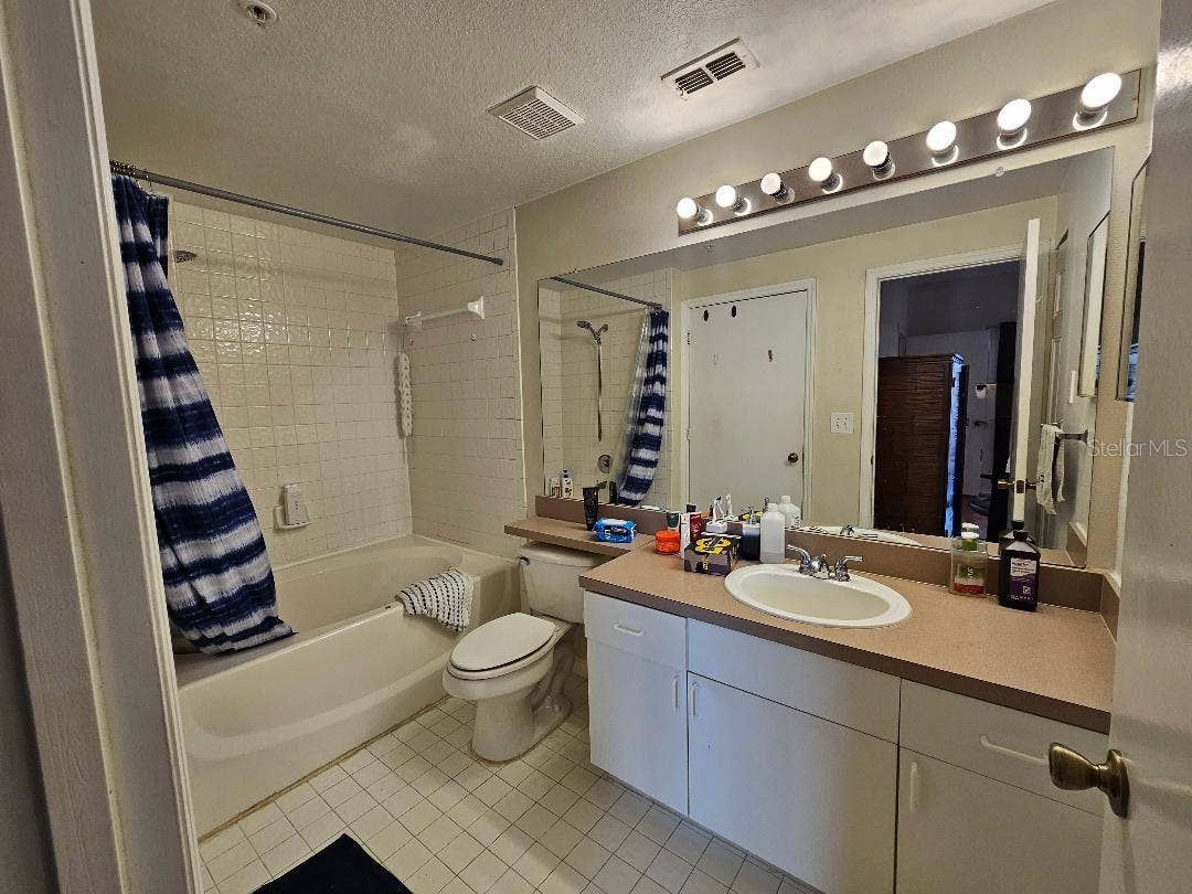 5572 METROWEST BOULEVARD, #312, Orlando, FL 32811 5506 MetroWest Blvd,#206, #206-1 bed 1 bath-Master Bath