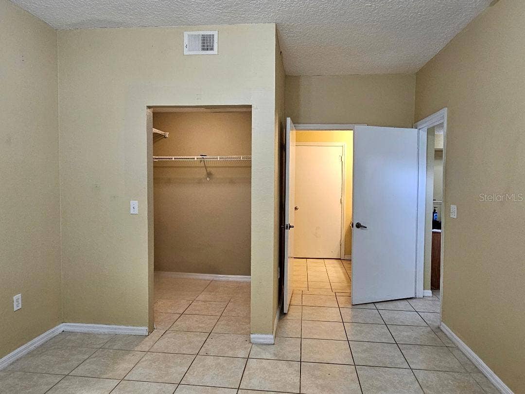 5572 METROWEST BOULEVARD, #312, Orlando, FL 32811 5536 MetroWest Blvd, #111-2 beds 2 baths-Master bedroom
