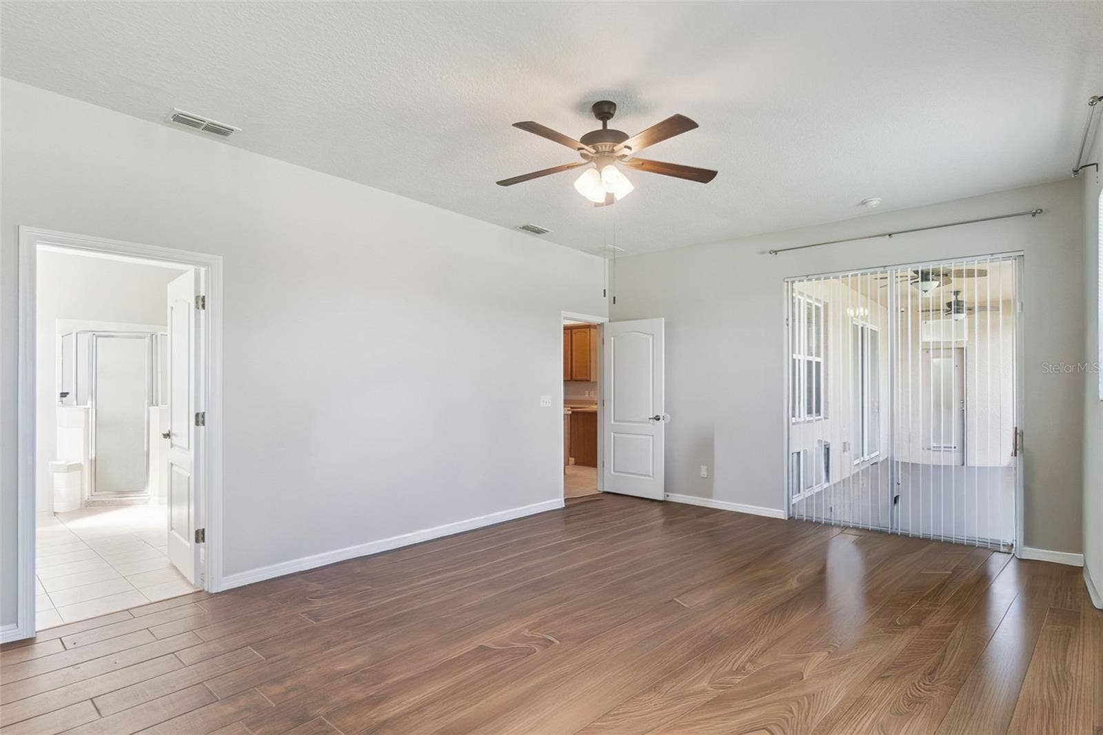 2600 HOLLOW LANE, Leesburg, FL 34748 2600 HOLLOW LANE, Leesburg, FL 34748